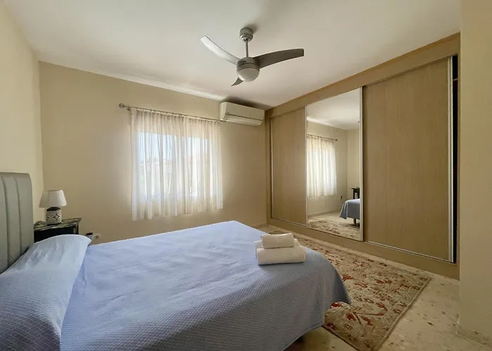 Villa Levante Blueline