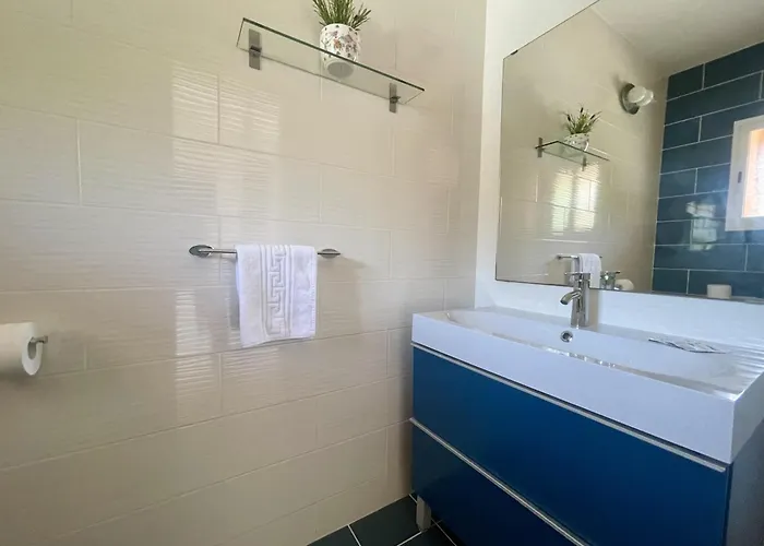 Villa Levante Blueline