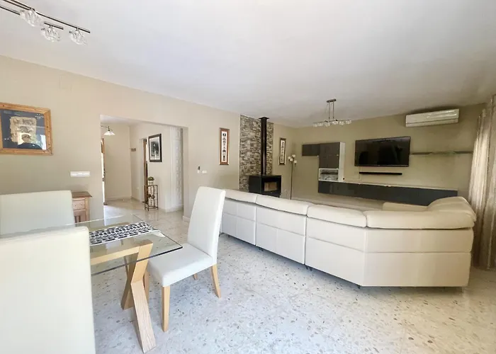 Villa Levante Blueline